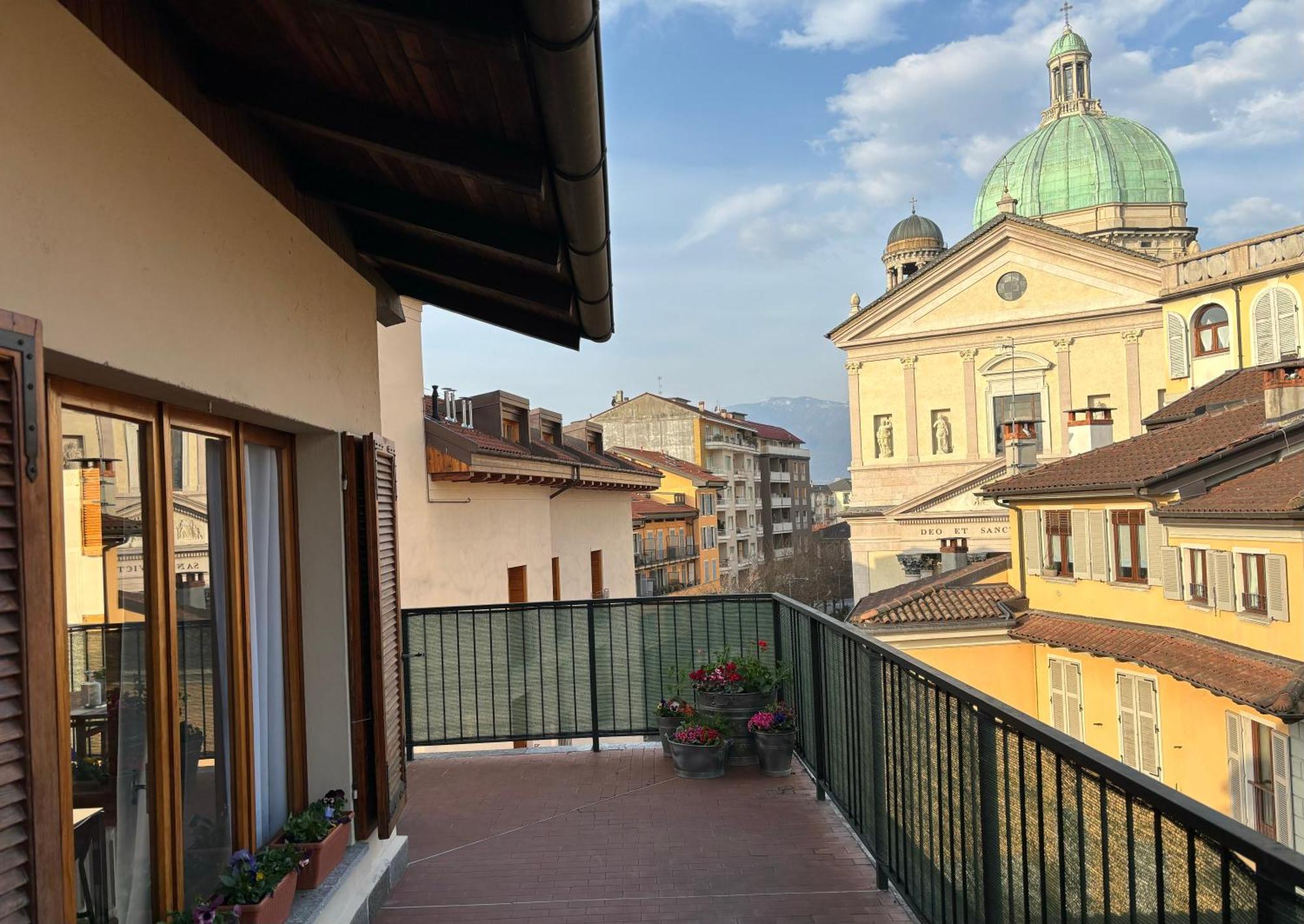 La Terrazza Appartement Verbania Buitenkant foto